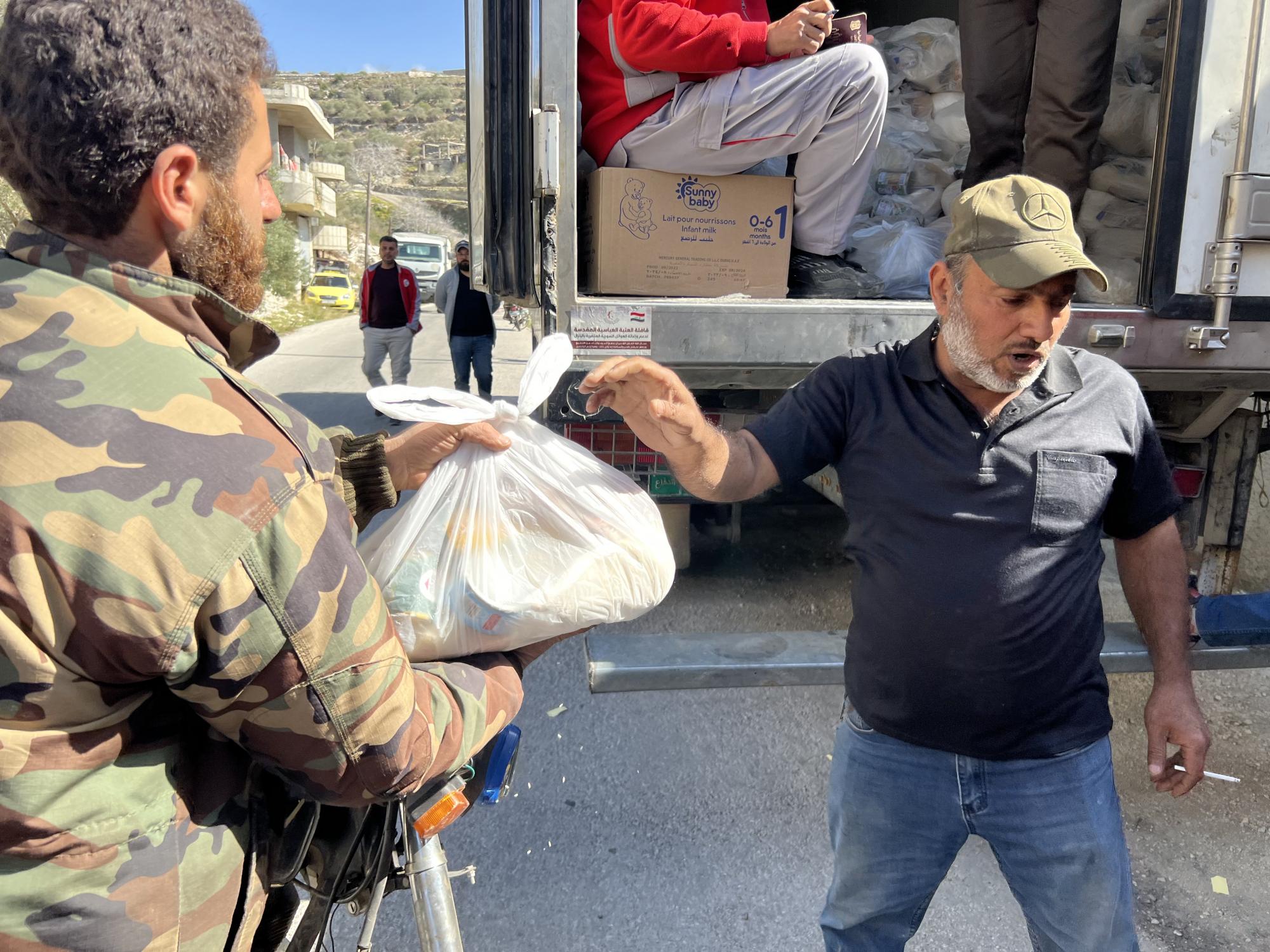 Al Abbas Shrine Delegation To Syria Reaches Coastal Areas Distributes