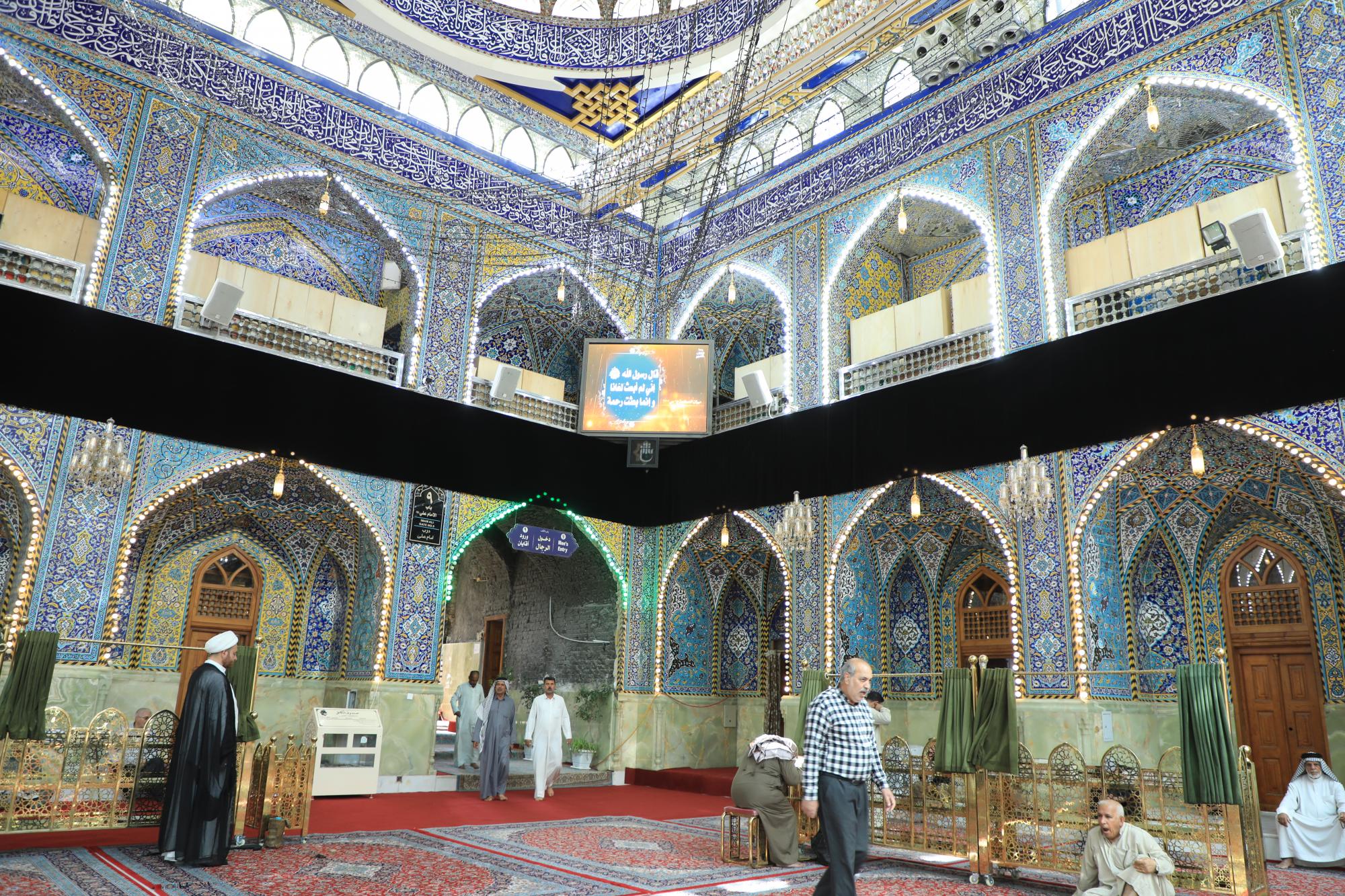 Al-Abbas Shrine covered with black on anniversary of demolition of graves of Imams of Baqi