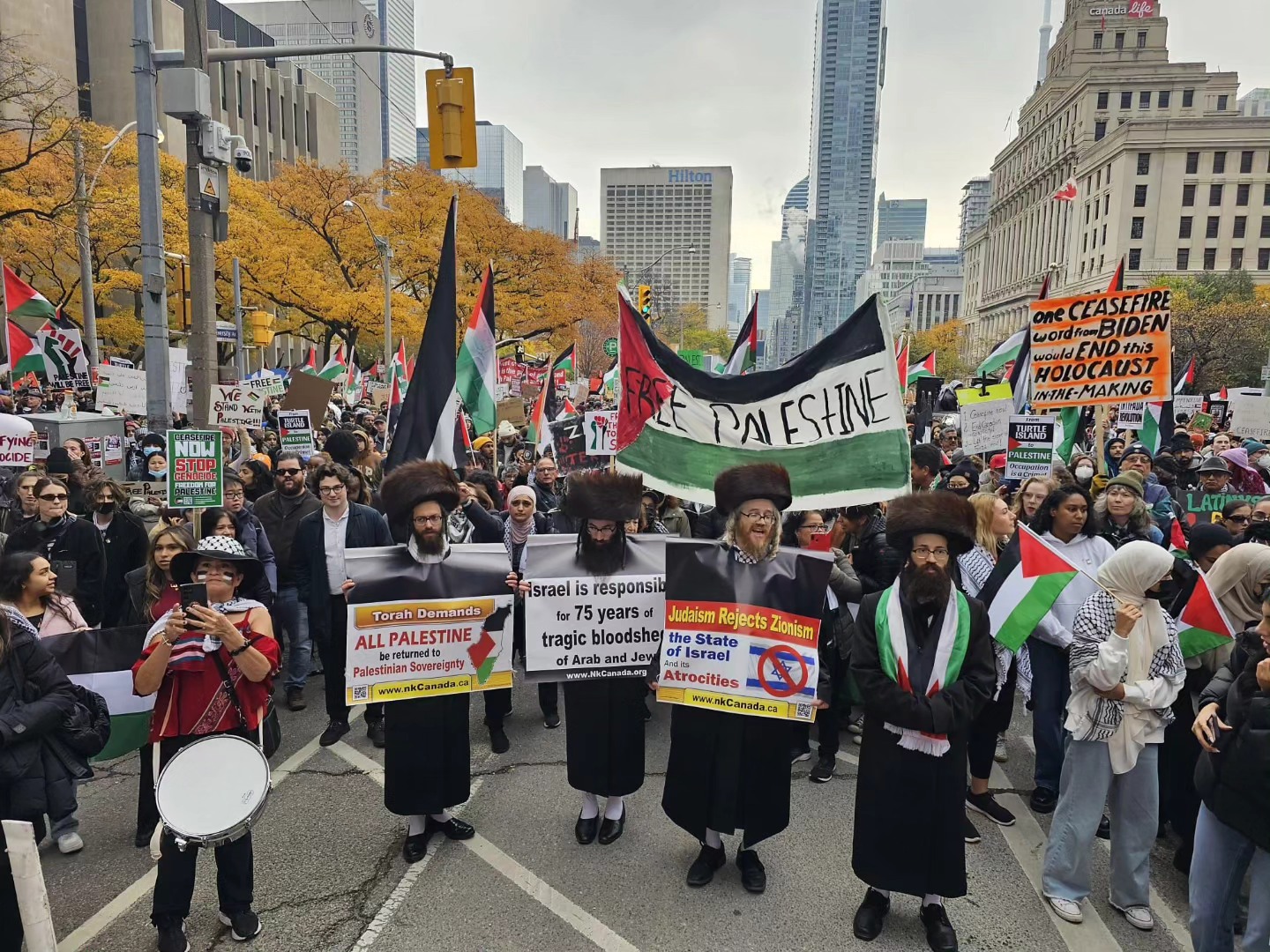 Video: Tens of thousands protest near US consulate in Toronto in ...