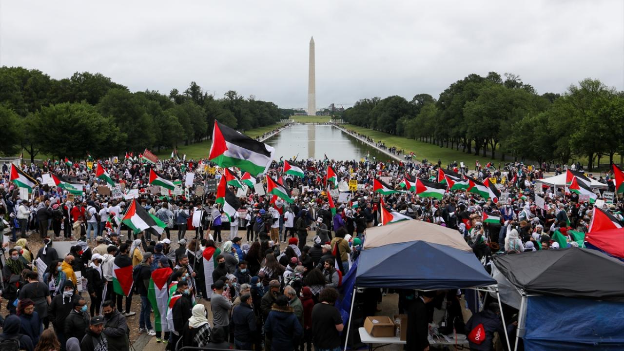 Photos: Massive protest rally in support of Palestinian people in front ...